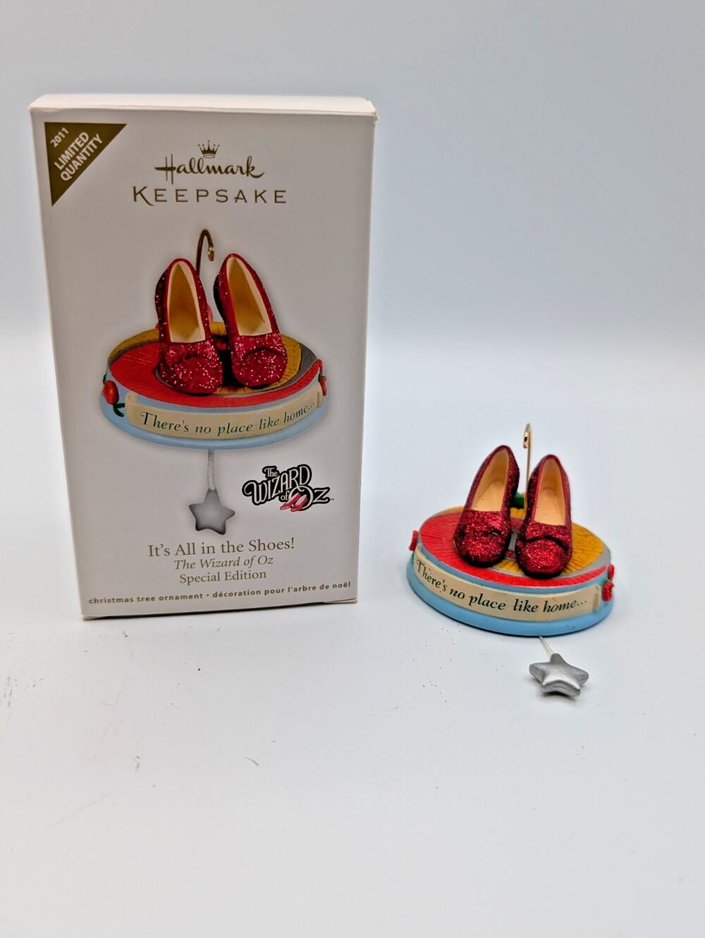 Hallmark Keepsake The Wizard of Oz It's All in The Shoes 2011 Christmas Ornament